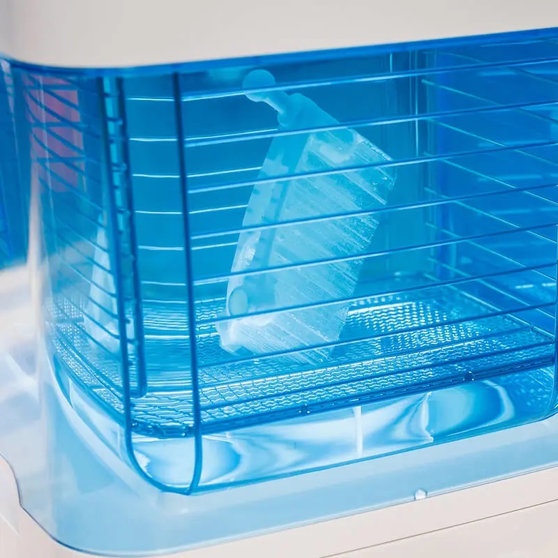 Ultimaker PVA Removal Station dissolving item