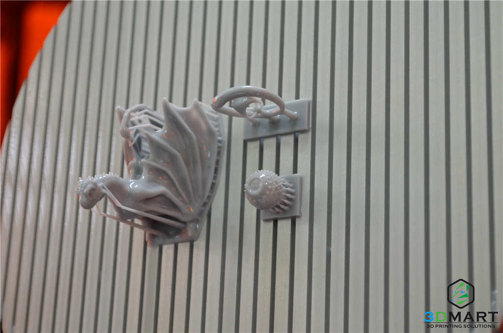 XFAB上列印出一些非常微小但精細度卻非常高的3D模型