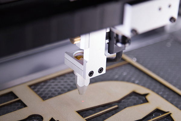 Muse 3D Auto-Focus Desktop Laser Cutter 40W laser head